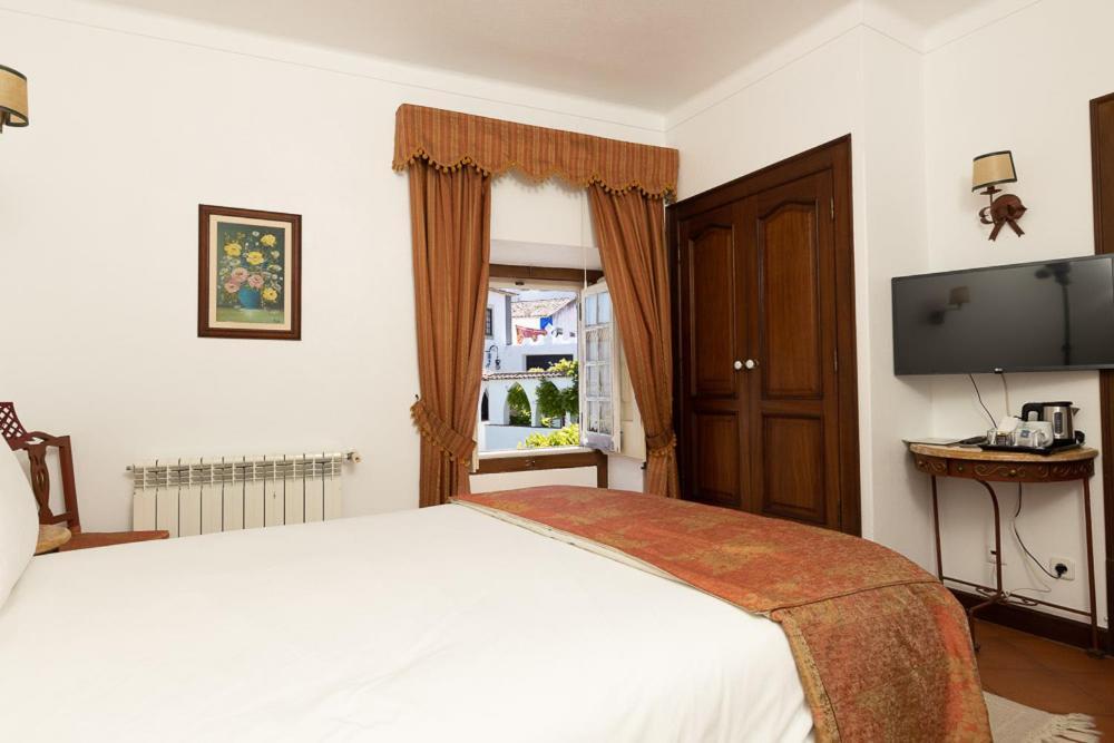 Casa De S. Thiago Do Castelo Hotel Óbidos Buitenkant foto