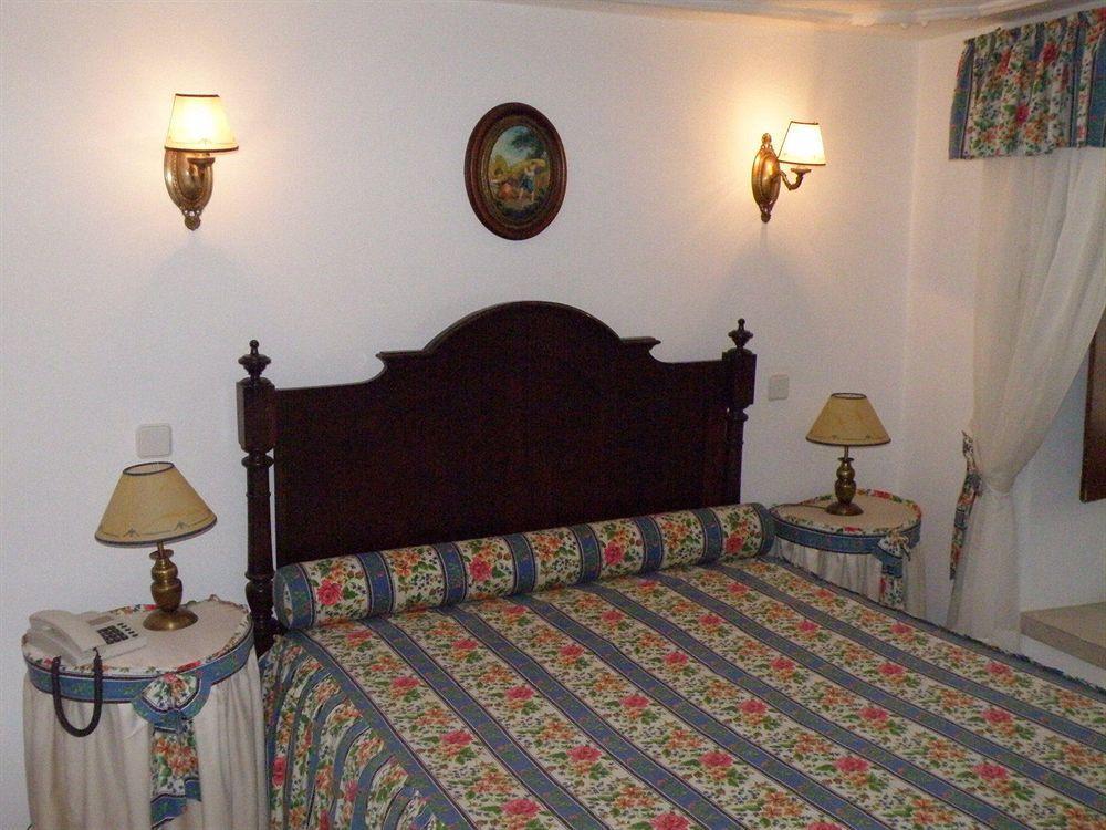 Casa De S. Thiago Do Castelo Hotel Óbidos Buitenkant foto