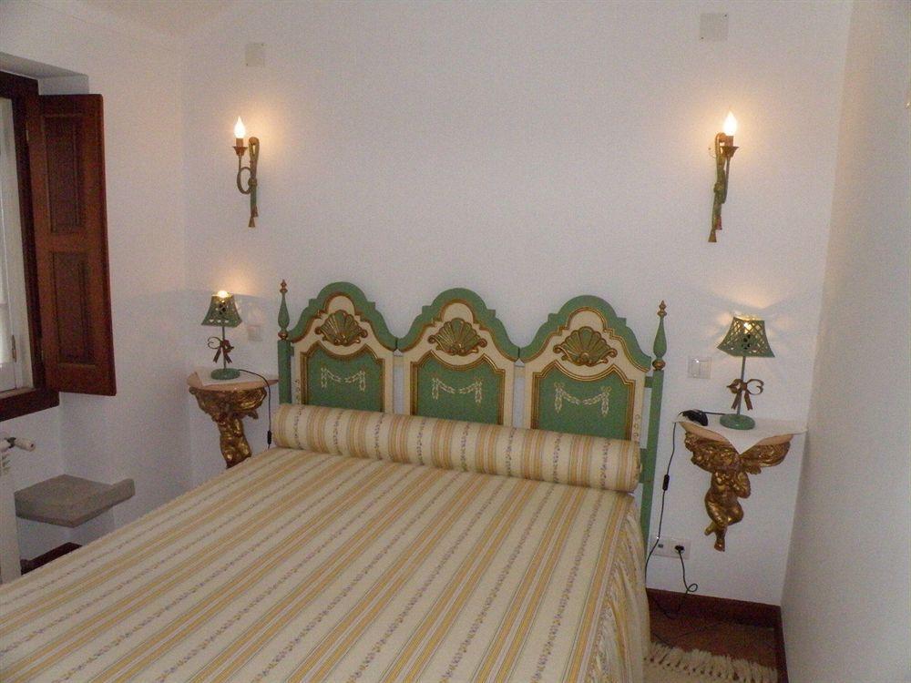 Casa De S. Thiago Do Castelo Hotel Óbidos Buitenkant foto