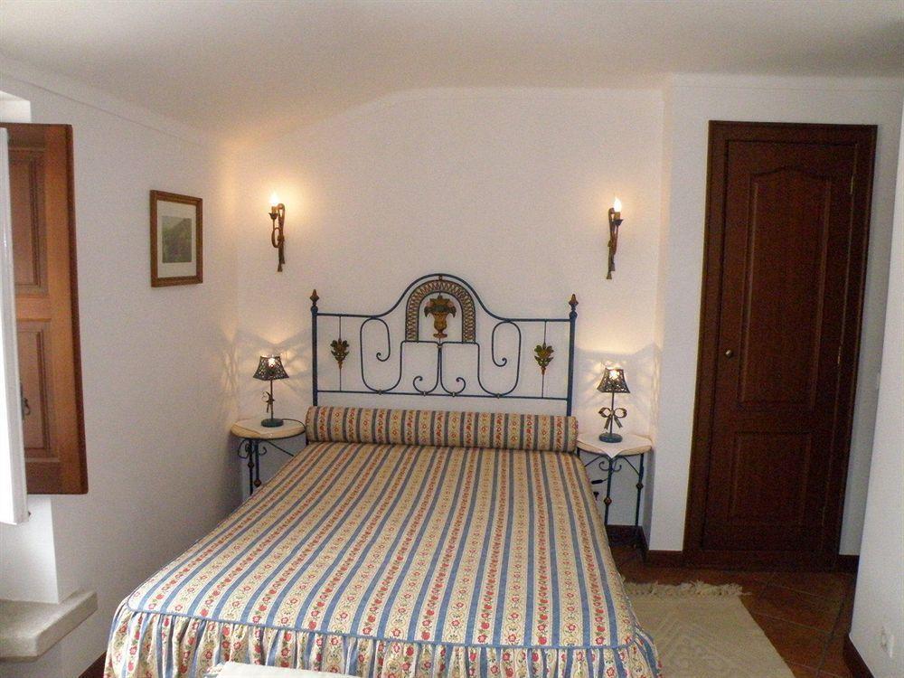 Casa De S. Thiago Do Castelo Hotel Óbidos Buitenkant foto