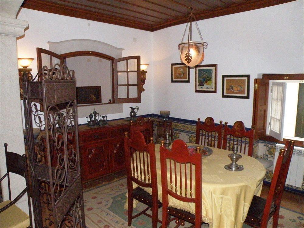 Casa De S. Thiago Do Castelo Hotel Óbidos Buitenkant foto