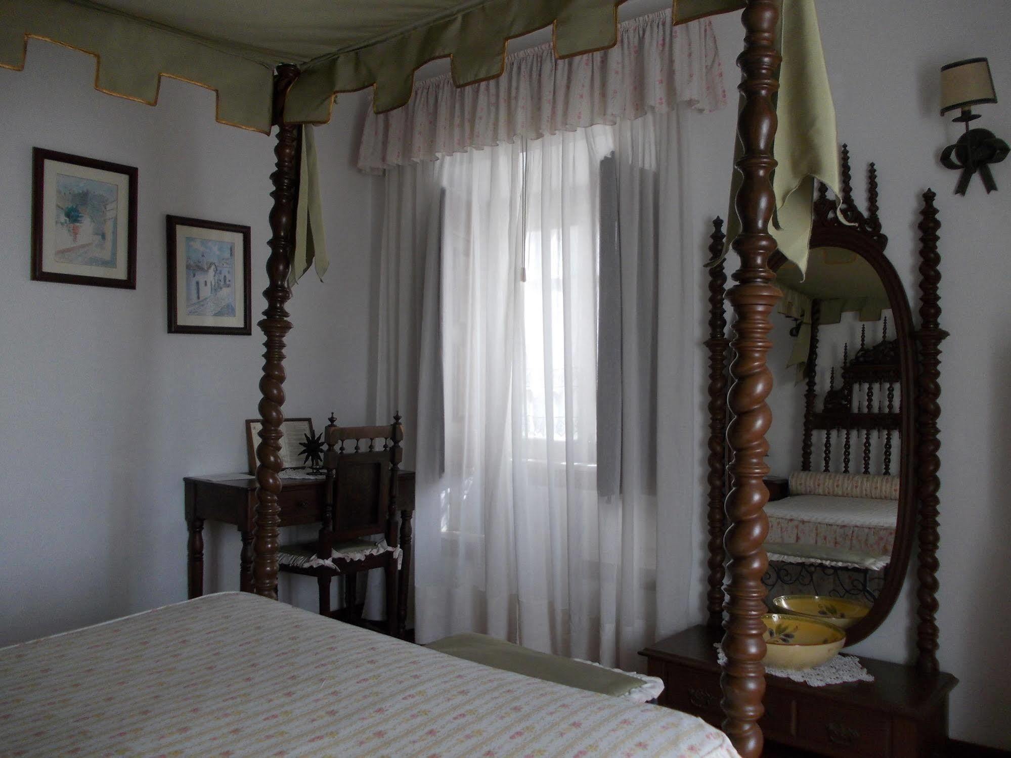 Casa De S. Thiago Do Castelo Hotel Óbidos Buitenkant foto